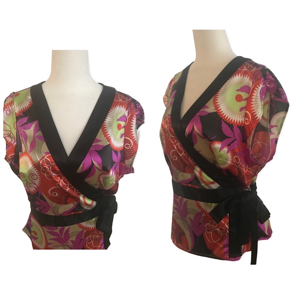 BCBG Max Azria Satin Kimono Blouse. Size: Small
